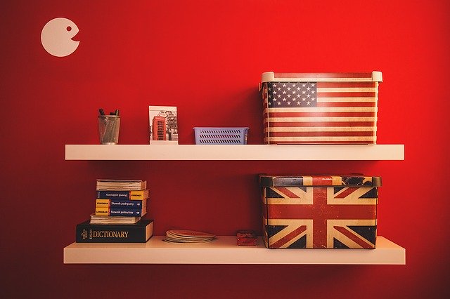 الفرق بين الإنجليزية الأمريكية والبريطانية